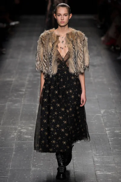 Look 50